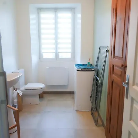 Location F2 44 M2 Venaco (Corsica)