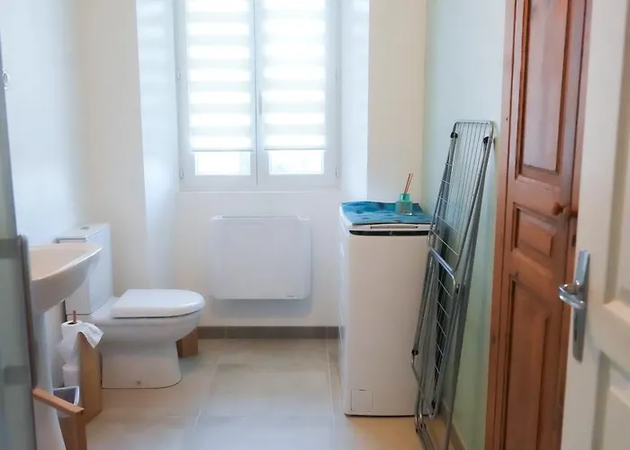 Location F2 44 M2 Venaco (Corsica)