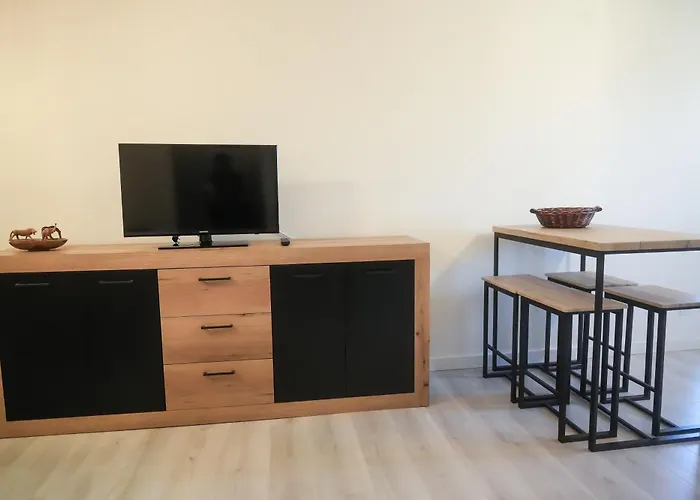 Location F2 44 M2 Apartmán